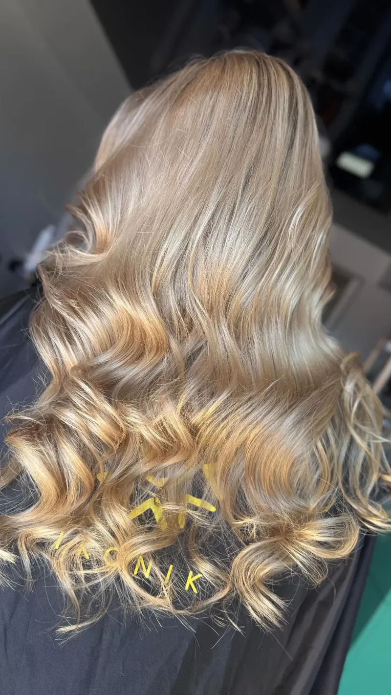 Bucle blonde